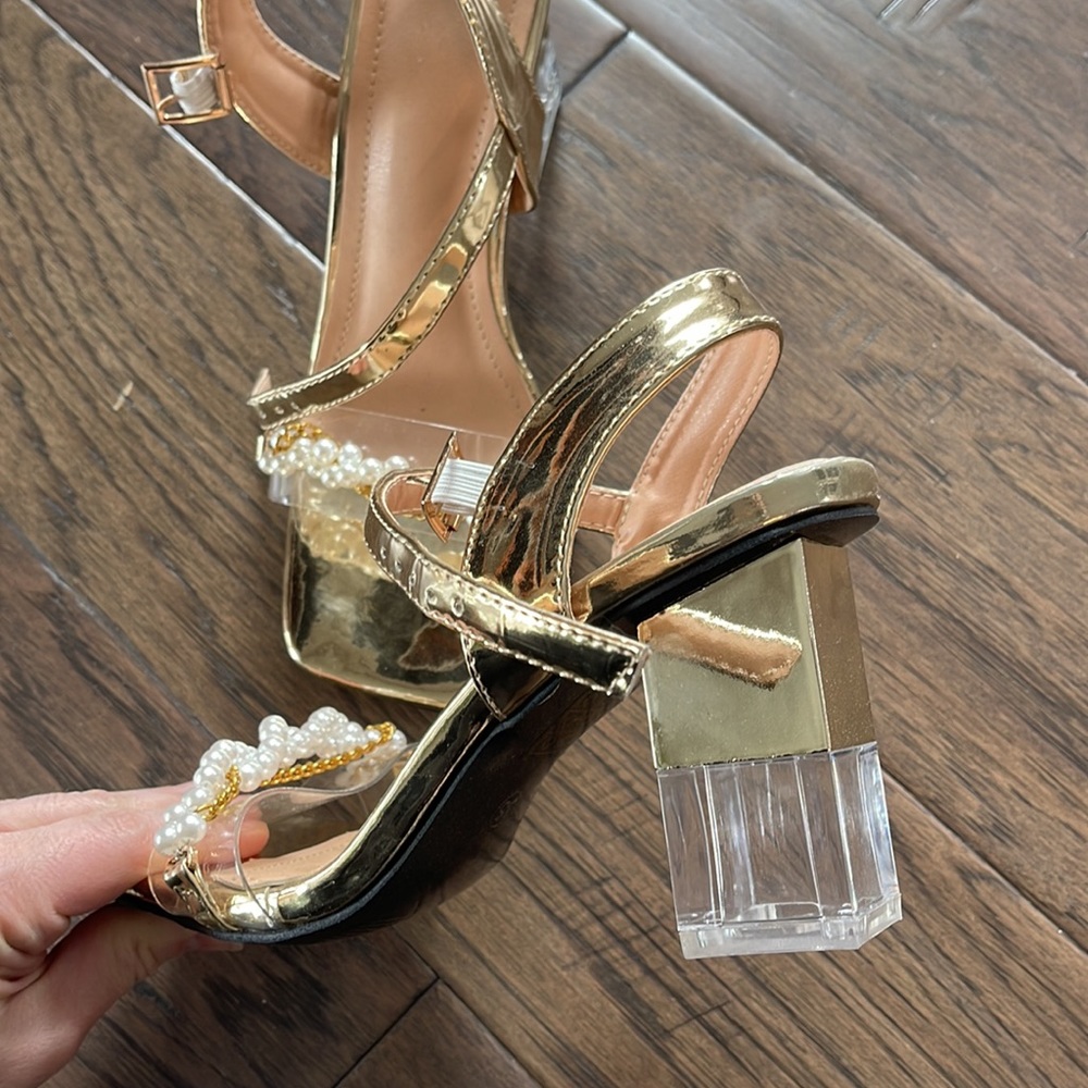 ‼️ SALE ‼️ Pearly gold stylish dress sandals - Picture 4 of 4